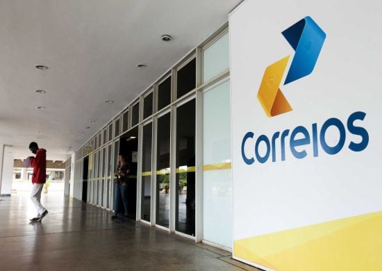Correios decidem sobre greve geral nesta terça-feira