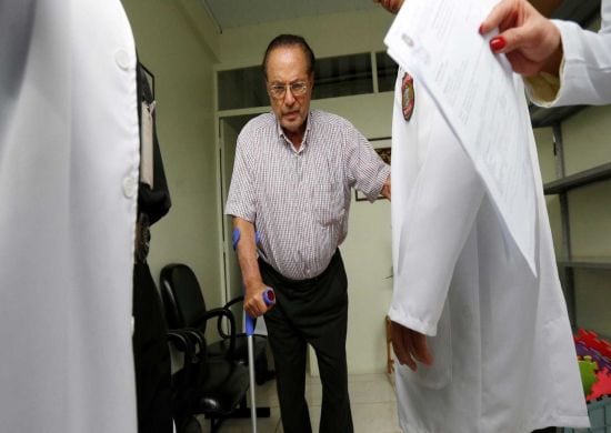 Maluf quebra regra e liga por engano para jornalista