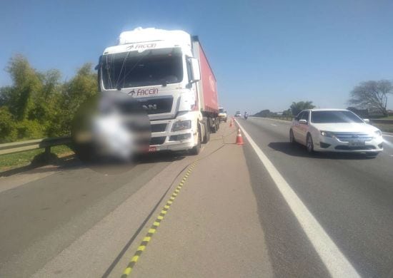Paraquedista morre após cair em rodovia e ser atingido por carreta