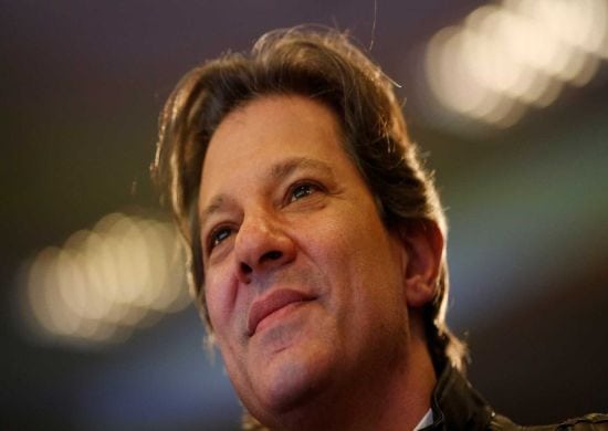 Haddad bate em Bolsonaro e se apresenta como defensor da democracia