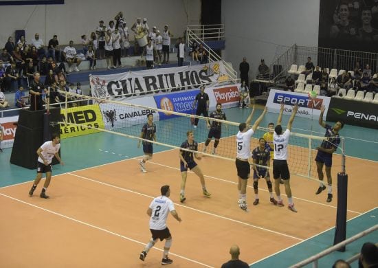 Corinthians-Guarulhos e Itapetininga se enfrentam no Paulista de Vôlei
