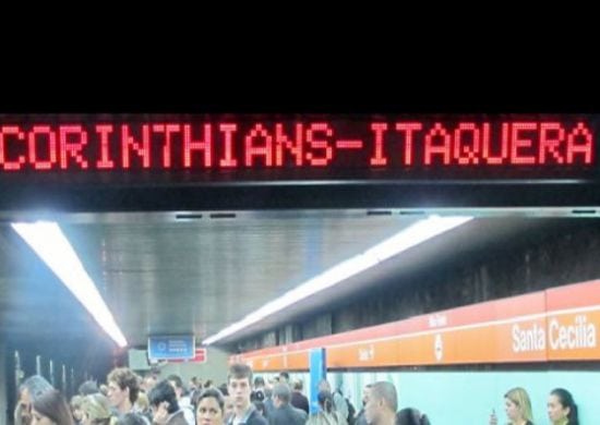 Trem quebra e afeta operação da linha 3-vermelha do metrô em SP