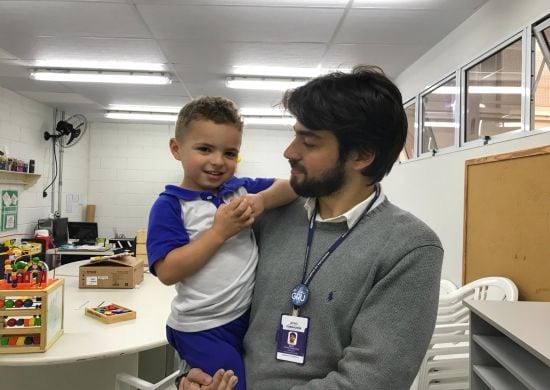 Prefeito visita escolas da Rede Municipal  e interage com alunos