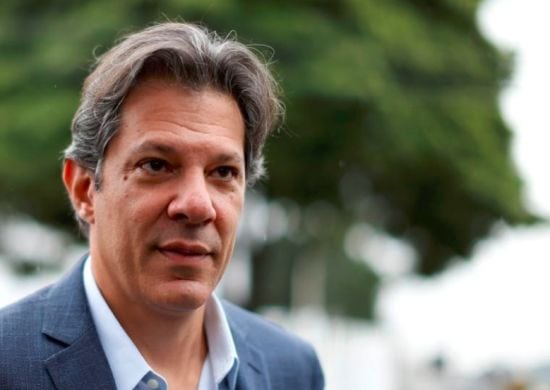 Haddad é aprovado como candidato do PT, em substituição a Lula