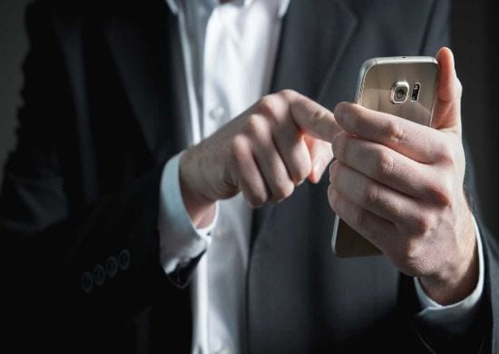 Celulares migram para horário de verão na data errada; saiba reverter
