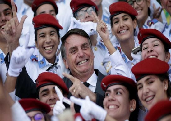 STF julga constitucional cobrança mensal por colégios militares