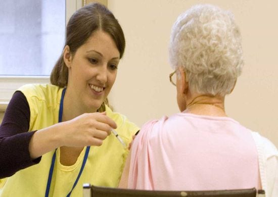 Anvisa aprova vacina influenza para idosos