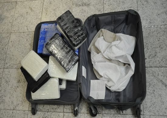 Passageiros presos em Guarulhos com 43 quilos de cocaína
