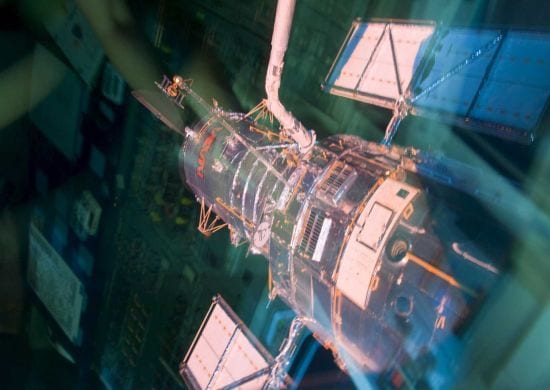 Após semanas quebrado, telescópio Hubble retoma atividades