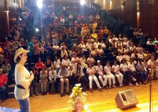 Teatro do CEU Ponte Alta apresenta Café com Viola no próximo domingo