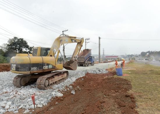 Obras do Trevo interditam acesso à Via Dutra pela Estrada da Água Chata