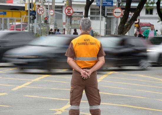 Agentes de trânsito fazem megaoperação em avenidas de Guarulhos