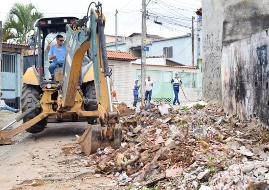Prefeitura retira 326 toneladas de resíduos das ruas em outubro