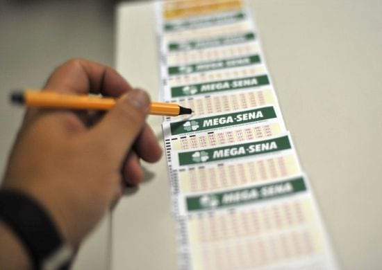 Mega-Sena pode pagar hoje prêmio de R$ 10 milhões
