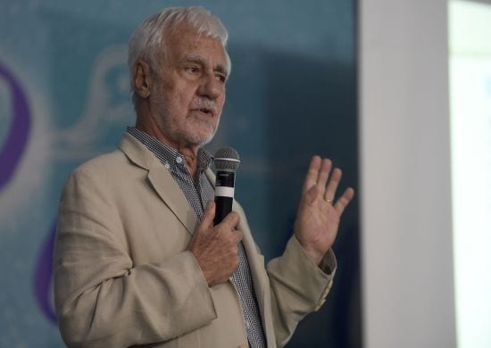 Educação financeira foi tema do Sr. Dinheiro na Bienal do Livro
