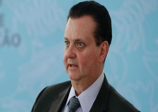 PF cumpre mandados de buscas na casa de Kassab