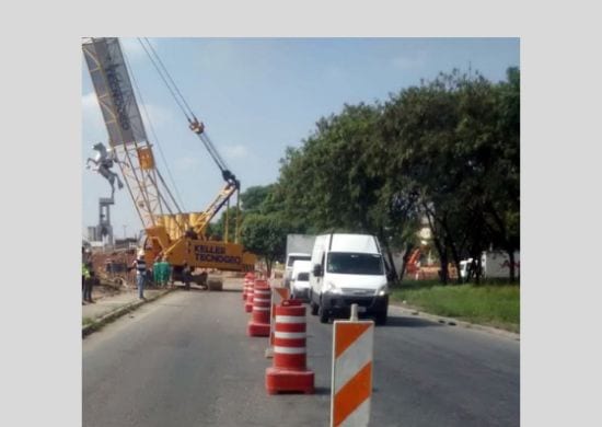 Obras do Rio Baquirivu afetam trânsito da Av.Natália Zarif por 60 dias
