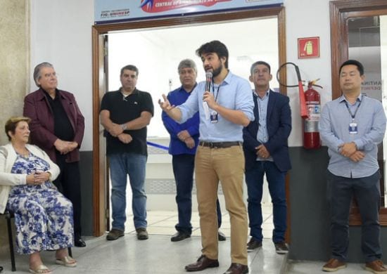 Guti prestigia inauguração das novas instalações do Fácil Vila Galvão