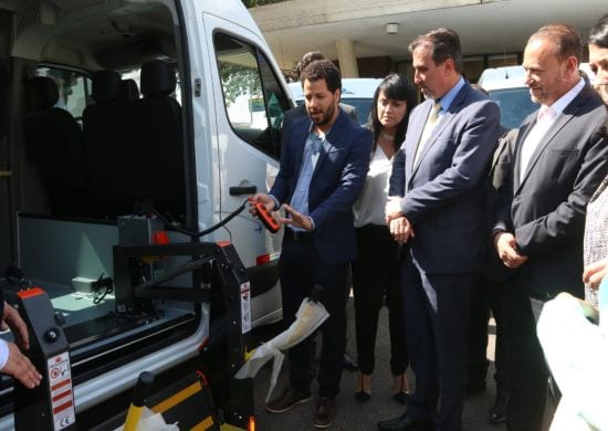 Guarulhos recebe veículo adaptado para atender pessoas com deficiência