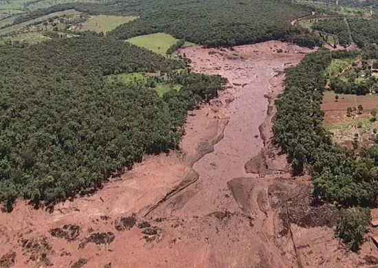 Cerca de 24 mil pessoas estão sendo evacuadas em Brumadinho