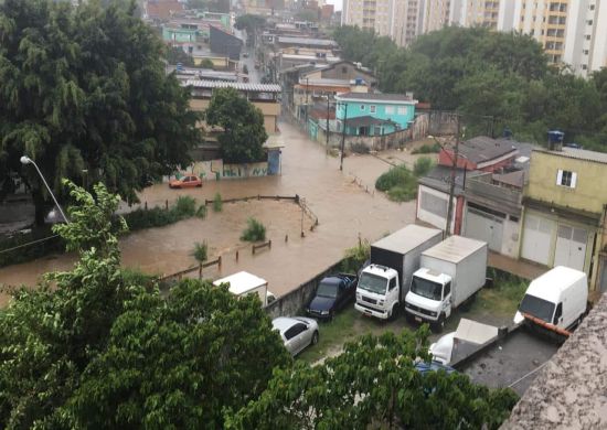 CEUs recebem doações em prol de atingidos pelas chuvas em Guarulhos