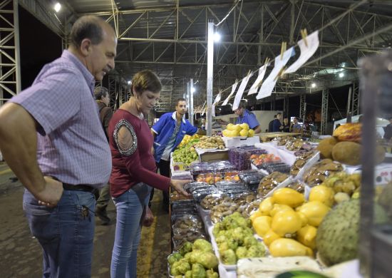 Feira Noturna Gastronômica retoma atividades nesta sexta(25)