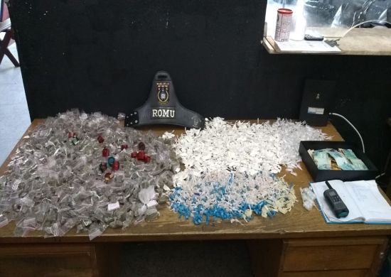 Agentes da Romu deflagram ponto de drogas no Jardim Santo Afonso