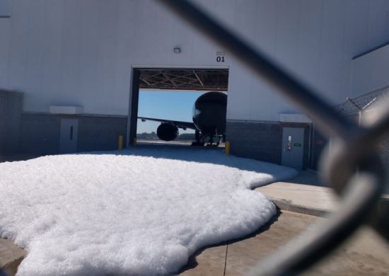 Calor aciona sensores de incêndio em hangar da American em Guarulhos