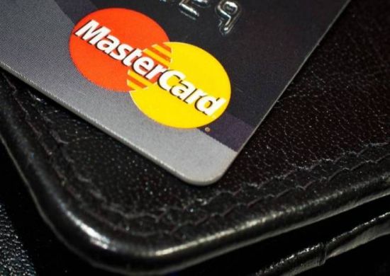 Mastercard anuncia política para evitar cobrança automática