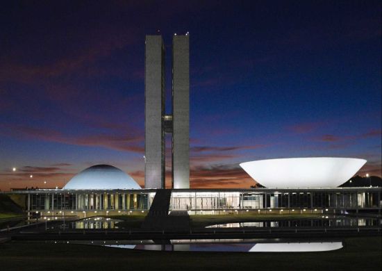 Com corte de 21 mil cargos, governo quer economizar R$ 209 mi por ano