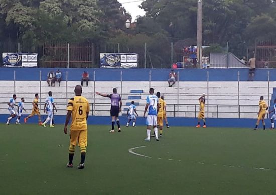 Três times lutam pela liderança do grupo B da Copa Barbosa Futebol