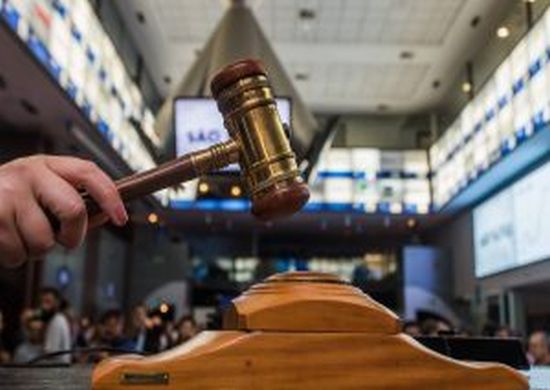 Falso auditor fiscal é preso aplicando golpe em leilão da Receita