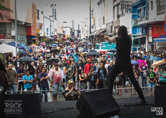 Calçadão da Dom Pedro recebe 3ª edição do CarnaRock