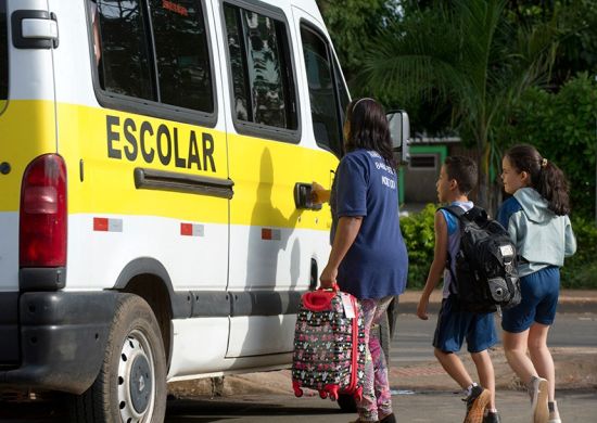 Transporte escolar deve ter área para embarque e desembarque em Guarulhos
