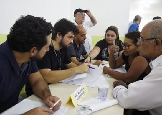 Guti recebe demandas dos moradores do Jardim Maria Dirce