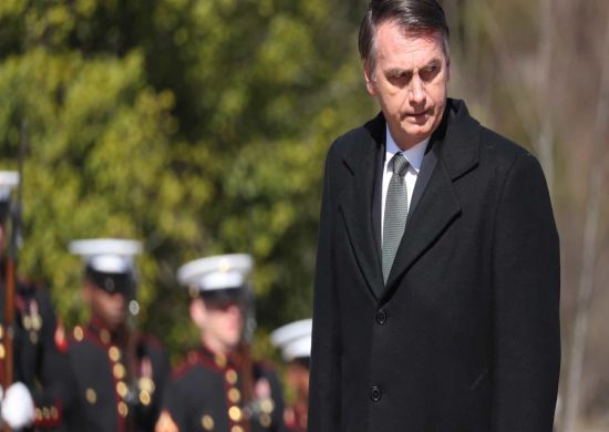 Em seu aniversário, Bolsonaro viaja ao Chile para discutir Prosul