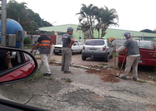 Prefeitura inicia construção de muro no PA Paraíso após vídeo do G7