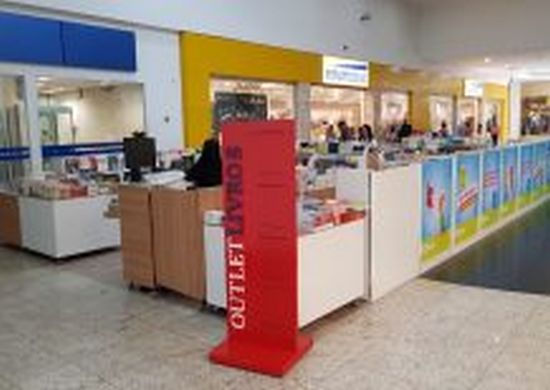 Feira reúne mais de cinco mil livros no Shopping Bonsucesso