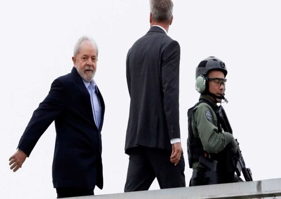 Lula chega a São Paulo para acompanhar sepultamento do neto