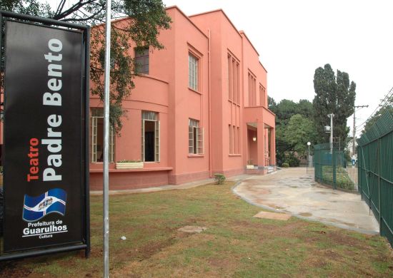 Teatro Padre Bento recebe Roda de Choro neste domingo