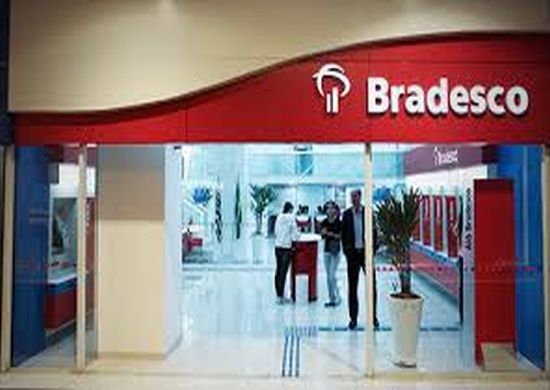 Agências do Bradesco expandem horário para atender servidores