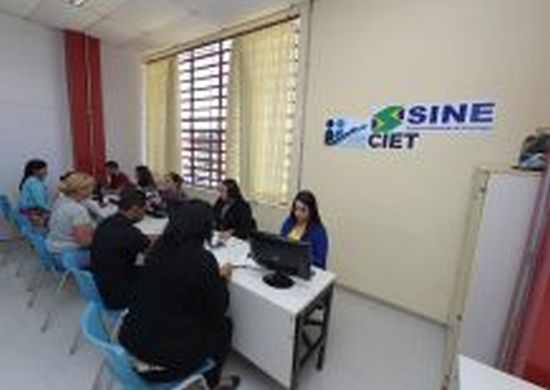 CIET divulga cinco vagas para encanador em empresa na Vila Fátima