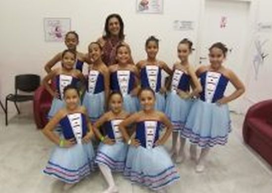 Alunas do EducaDança participam de encontro em comemoração ao Dia Internacional da Dança