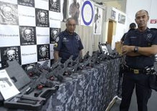 GCM recebe lote de pistolas semi-automáticas calibre 380