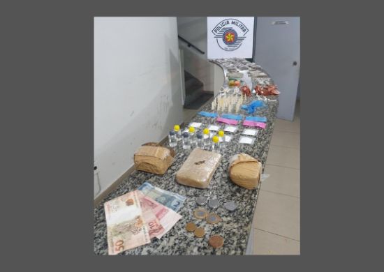 Jovem de Guarulhos é preso com quase 1 kg de maconha em Mogi