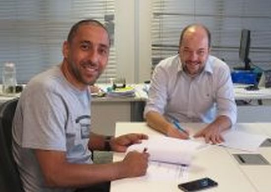 Prefeitura assina acordo com Instituto Serginho 10 para atendimentos no voleibol