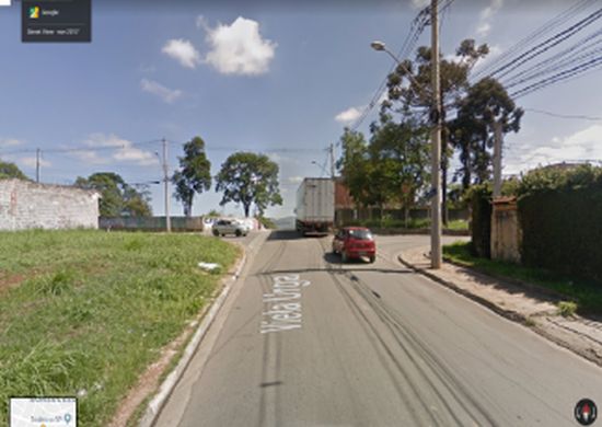 Acidente entre carro e moto deixa jovem ferido no Bonsucesso