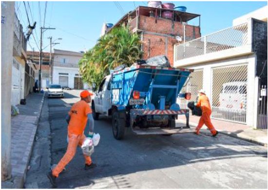 Coleta de lixo é serviço mais bem avaliado da cidade, segundo a Prefeitura