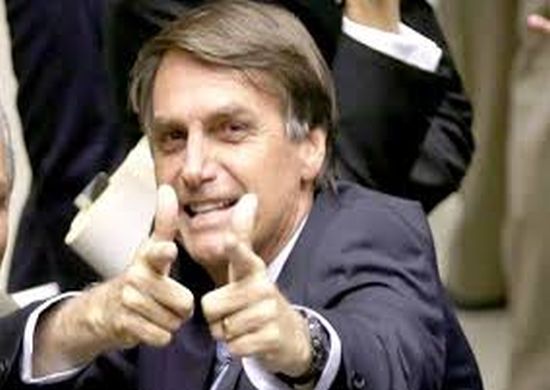 Bolsonaro revoga decreto de armas e publica novas regras