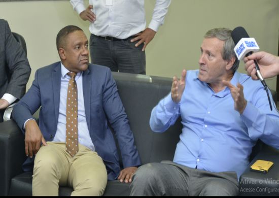 Vereadores Jesus e Carneiro falam sobre reestruturação milionária na Câmara